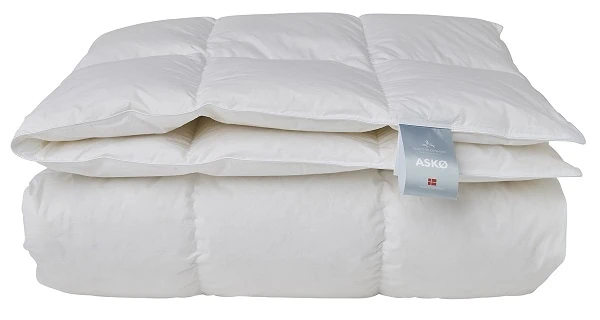 Askø sommerdyne fra Quilts of Denmark foldet sammen