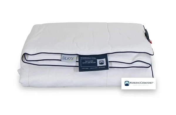 Nordic comfort dyne med silkefyld og blødt bomuldscambric
